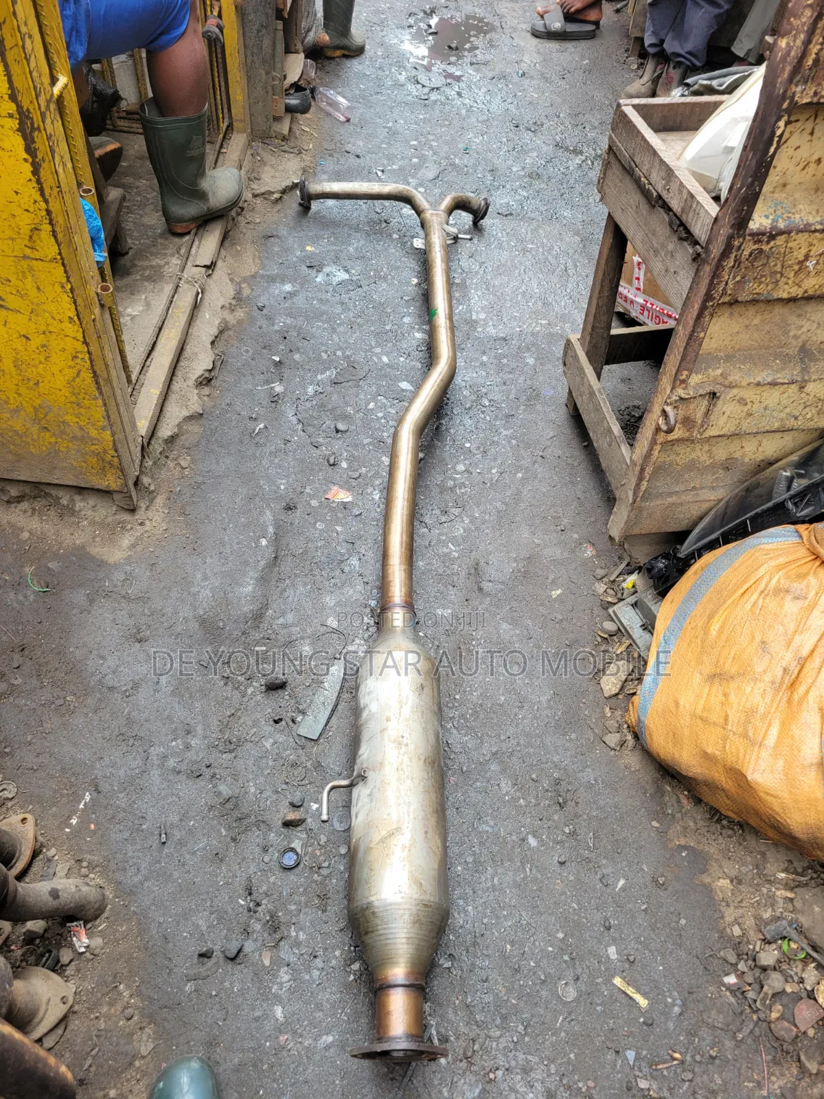 Center Exhaust Tube for Toyota Camry 2018 Model V6