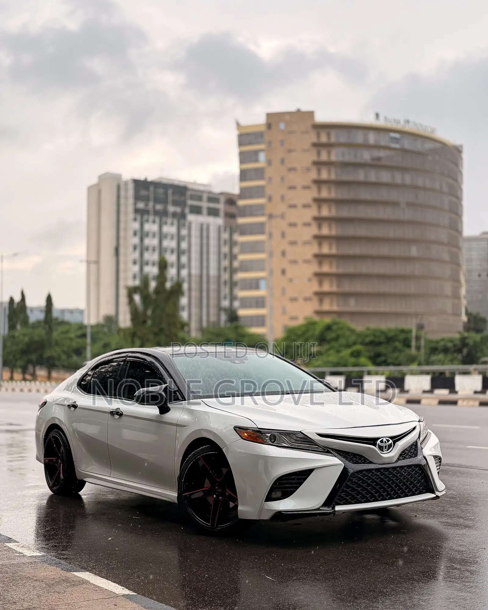 Toyota Camry XSE (2.5L 4cyl 8A) 2019 White