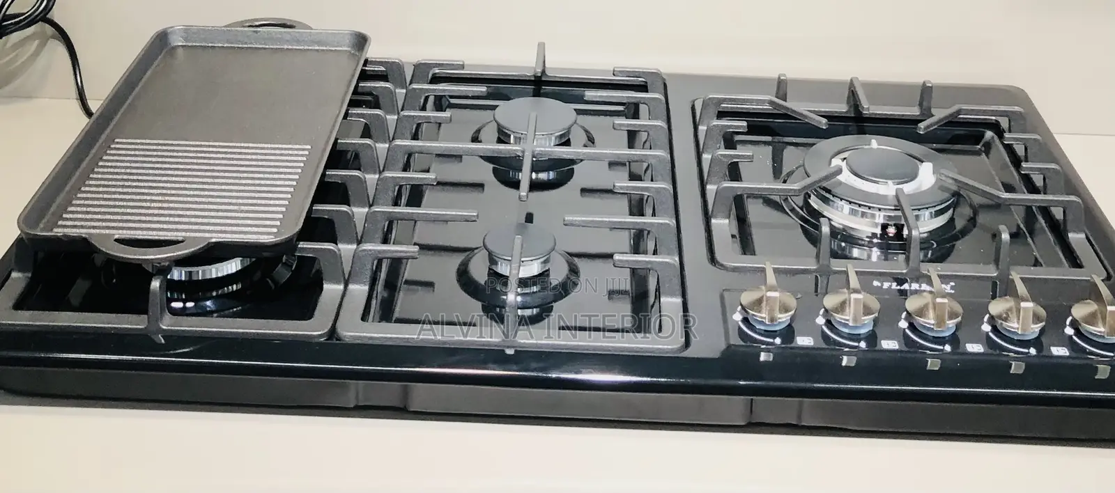 In- Built 5 Burner Gas Cooker