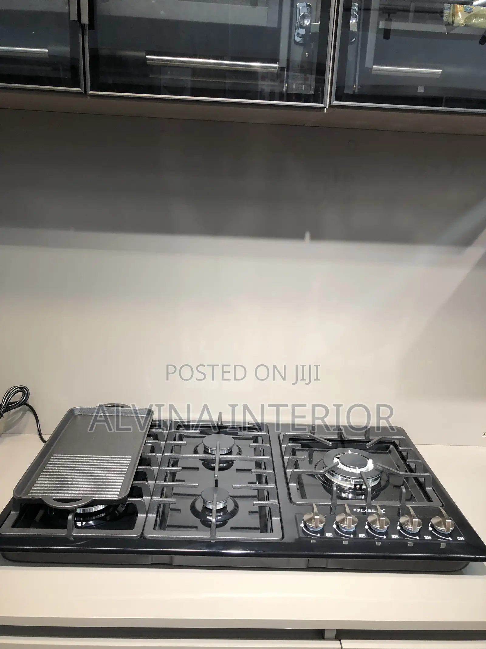 In- Built 5 Burner Gas Cooker