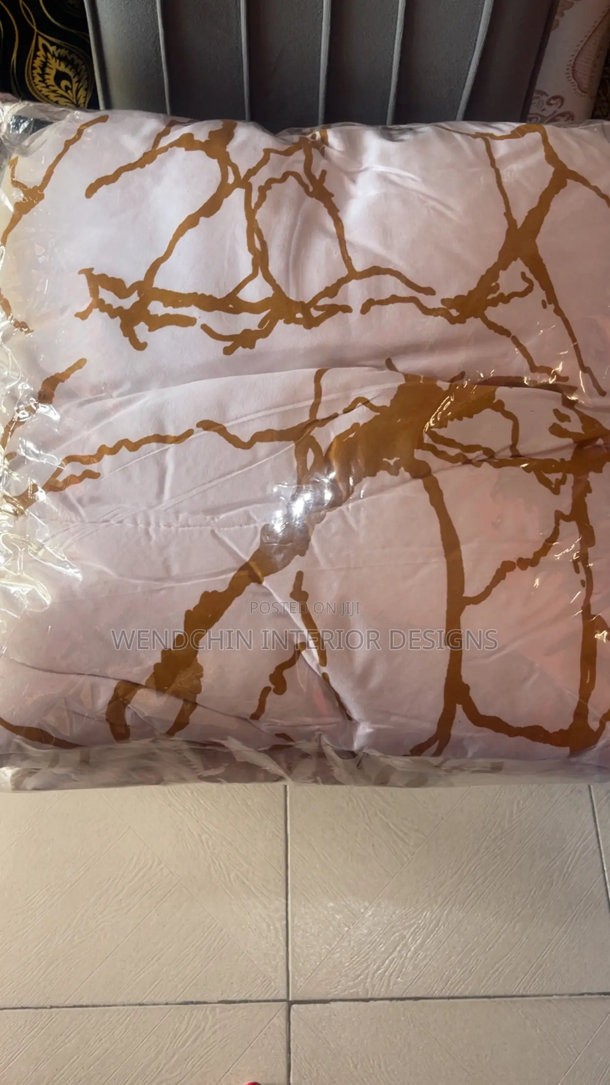Complete Duvet Sets 6by 6 4 Pillows