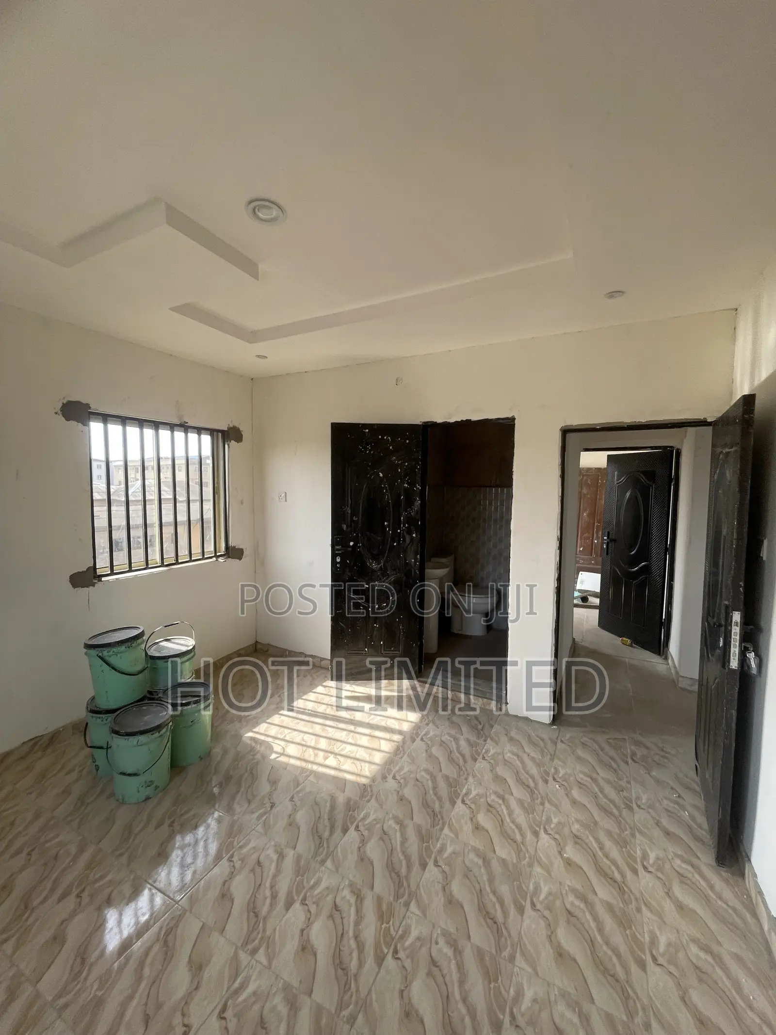 2bdrm Block of Flats in Somefun Street, Pen Cinema for rent