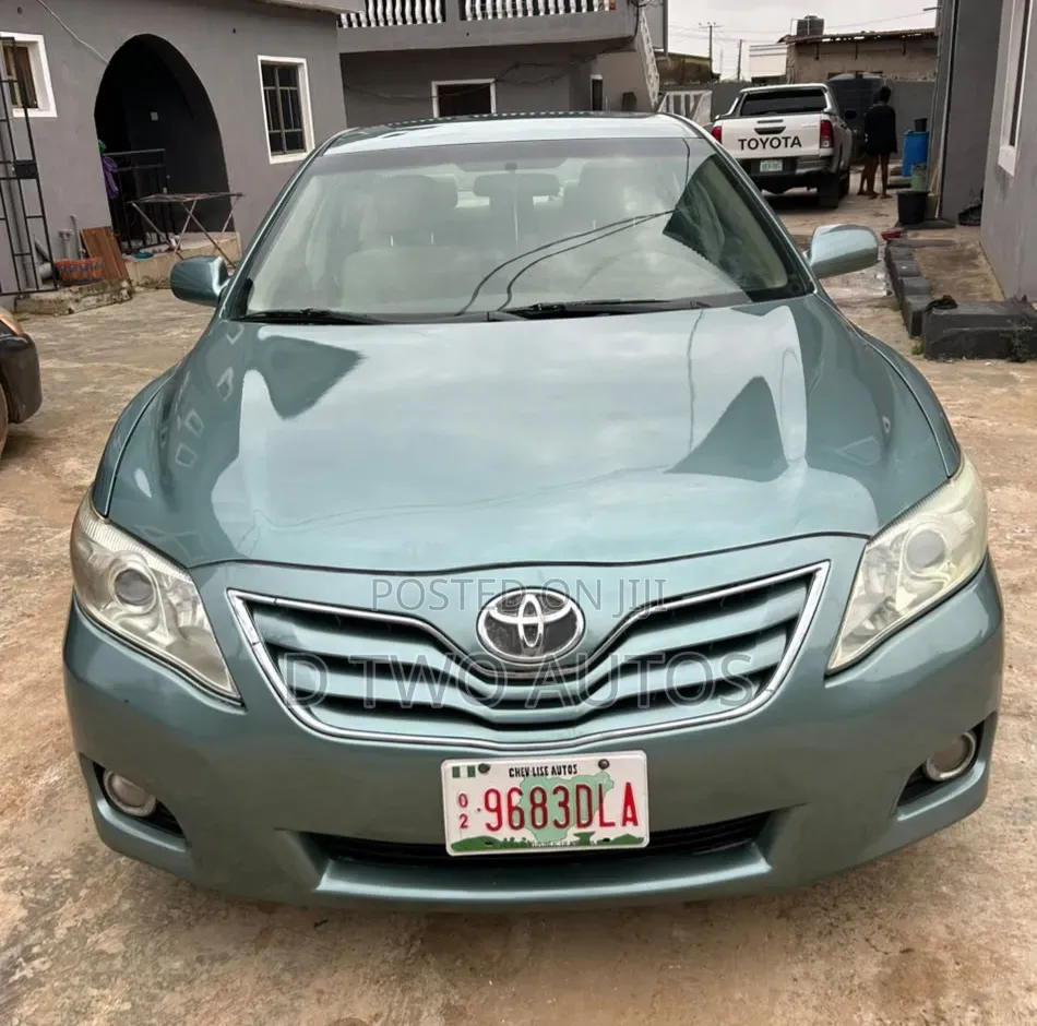 Toyota Camry 2011 Green