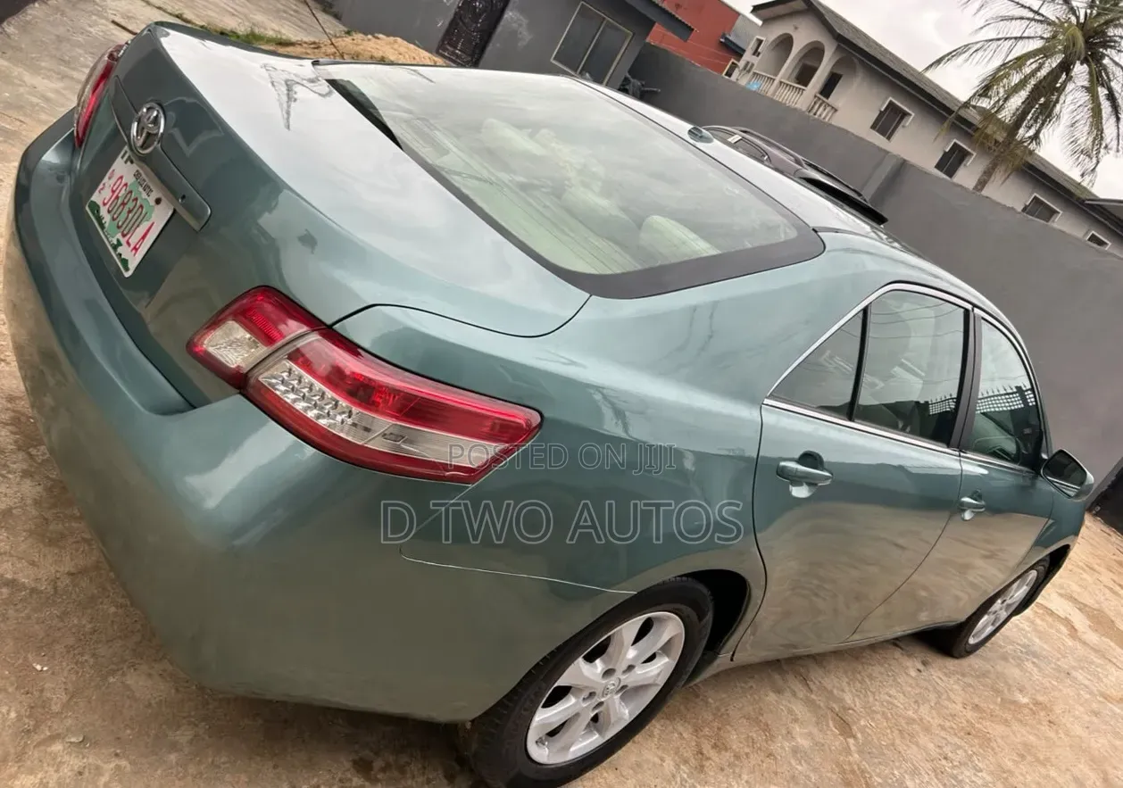 Toyota Camry 2011 Green