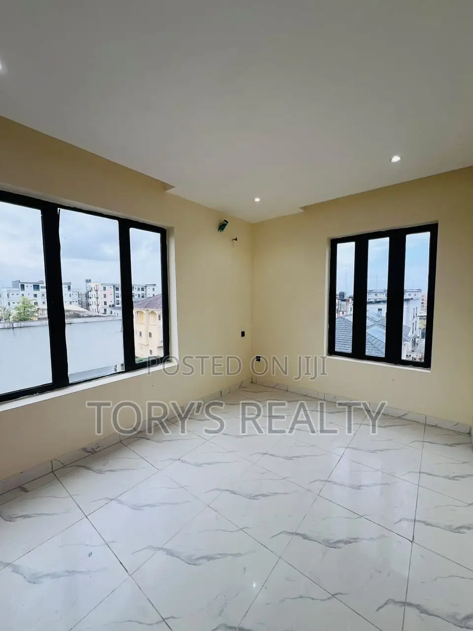2bdrm Penthouse in Ikate for sale