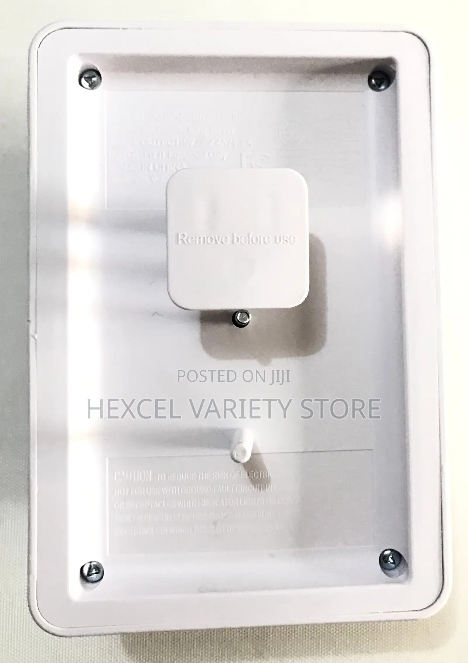 Lvietek 4-Way Wall Power Outlet With 3 USB Ports USB-C