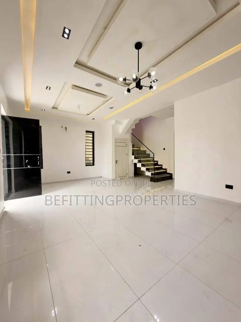 4bdrm Duplex in Lekki for sale