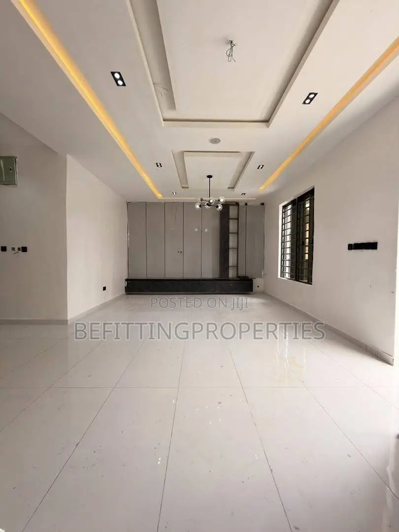 4bdrm Duplex in Lekki for sale
