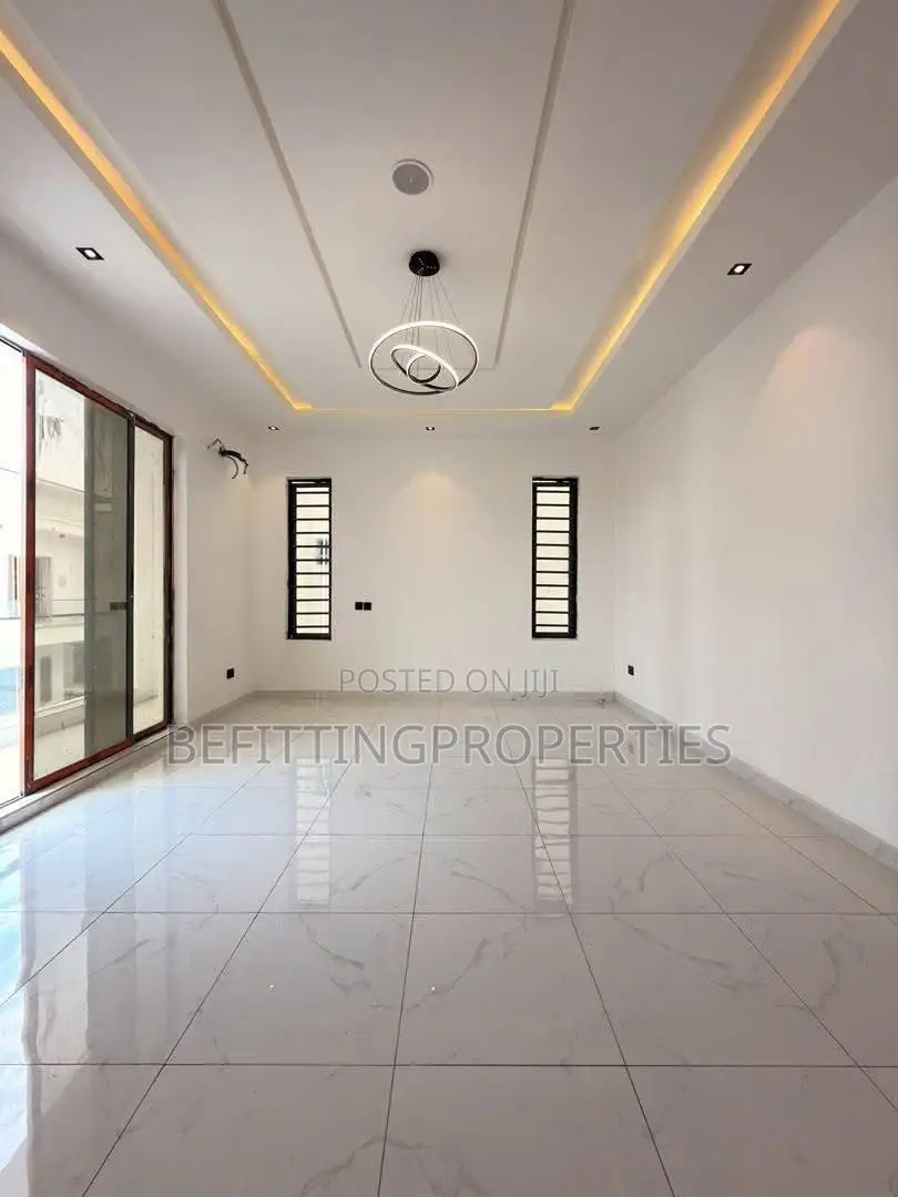 4bdrm Duplex in Lekki for sale