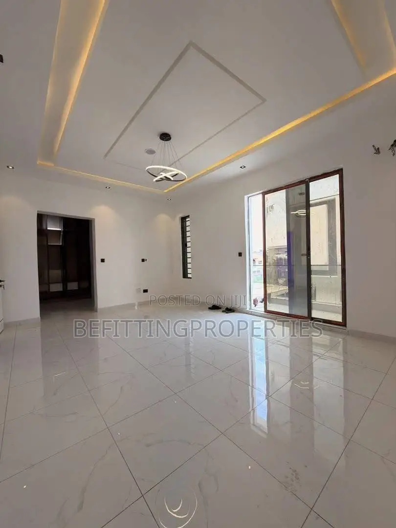 4bdrm Duplex in Lekki for sale
