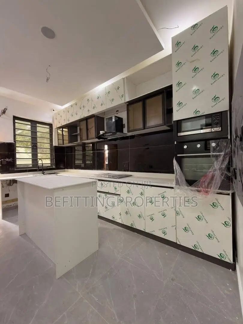 4bdrm Duplex in Lekki for sale