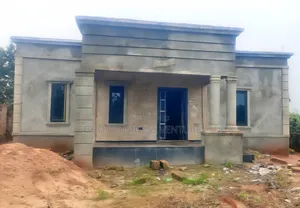 3bdrm Bungalow in Urhokhorkho, Benin City for Sale