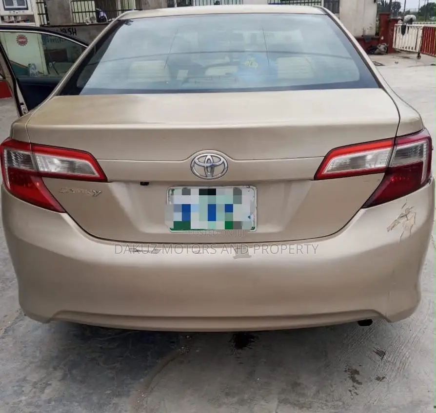 Toyota Camry 2013 Gold