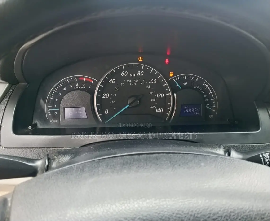 Toyota Camry 2013 Gold