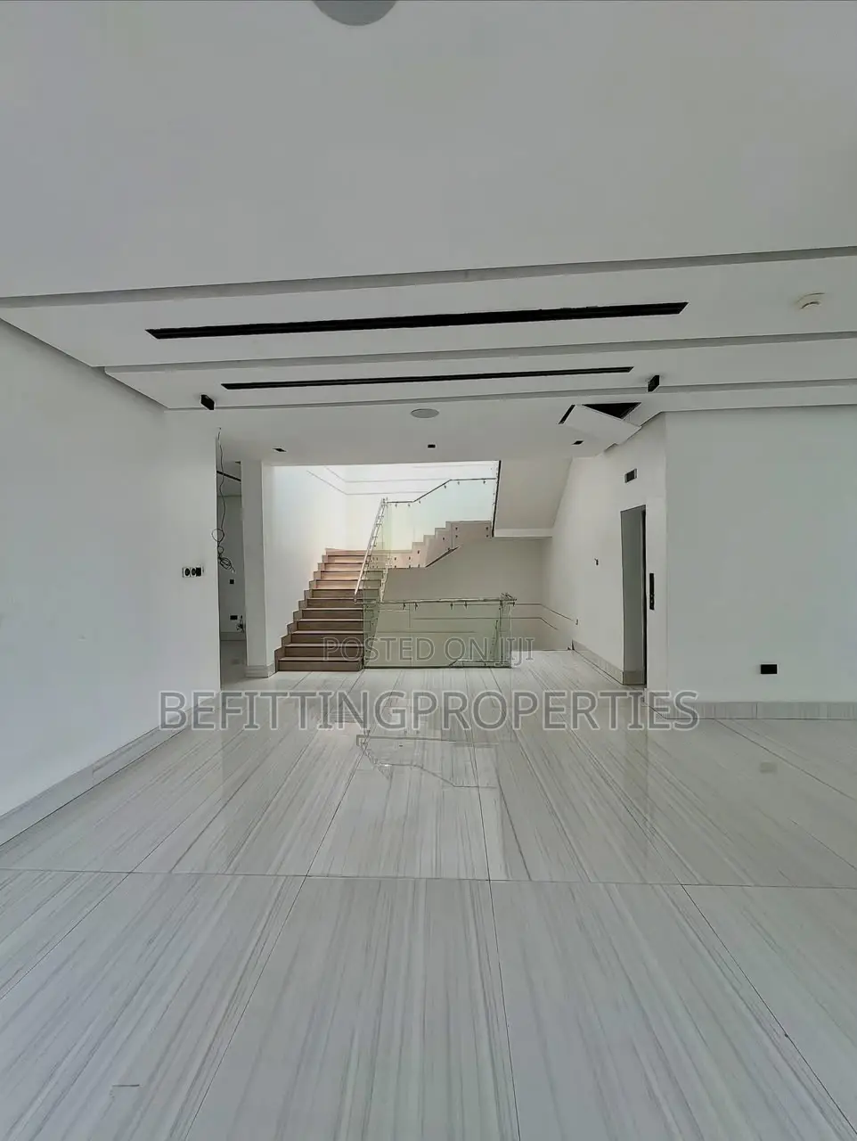 6bdrm Duplex in Lekki for sale