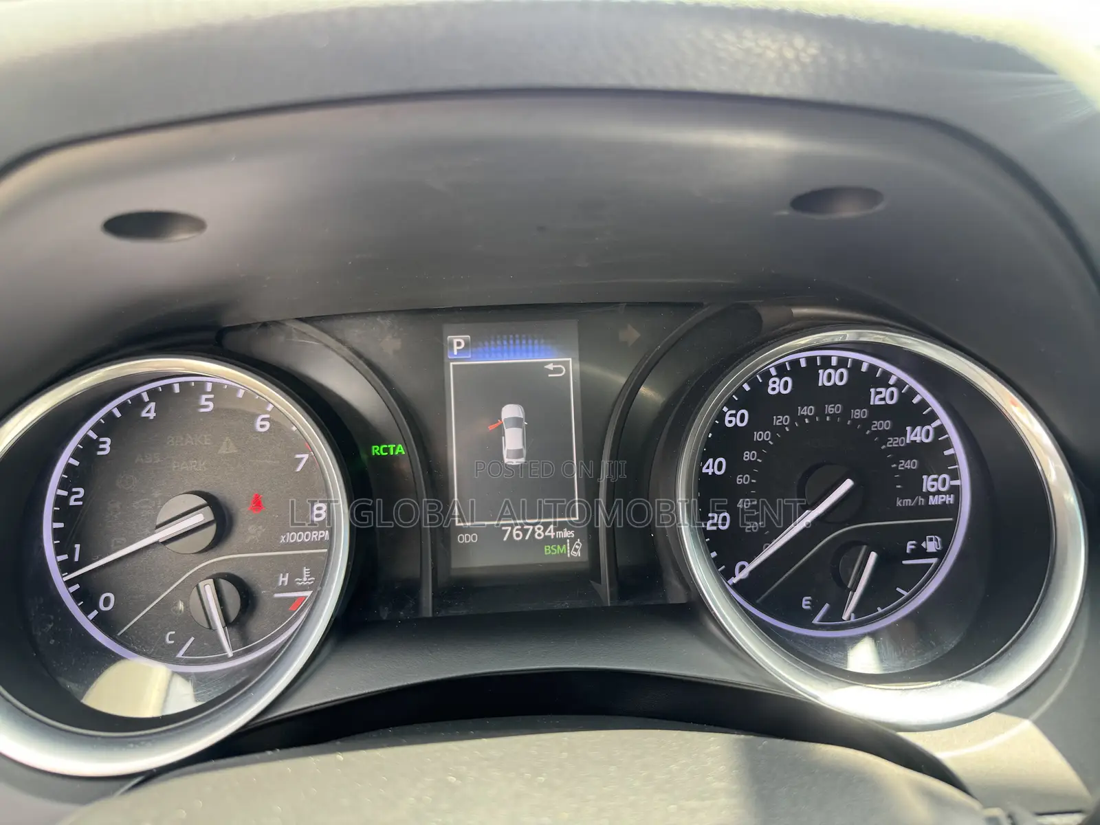 Toyota Camry SE FWD (2.5L 4cyl 8AM) 2018 Gray