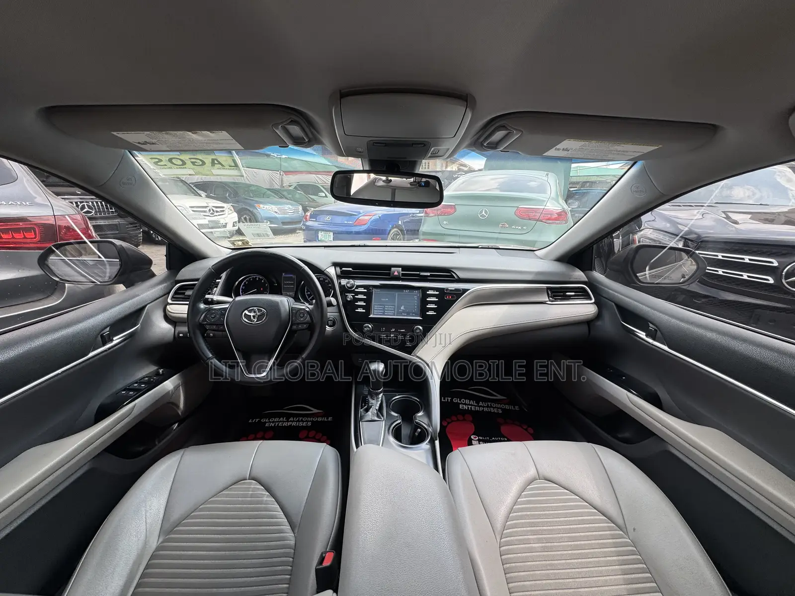 Toyota Camry SE FWD (2.5L 4cyl 8AM) 2018 Gray