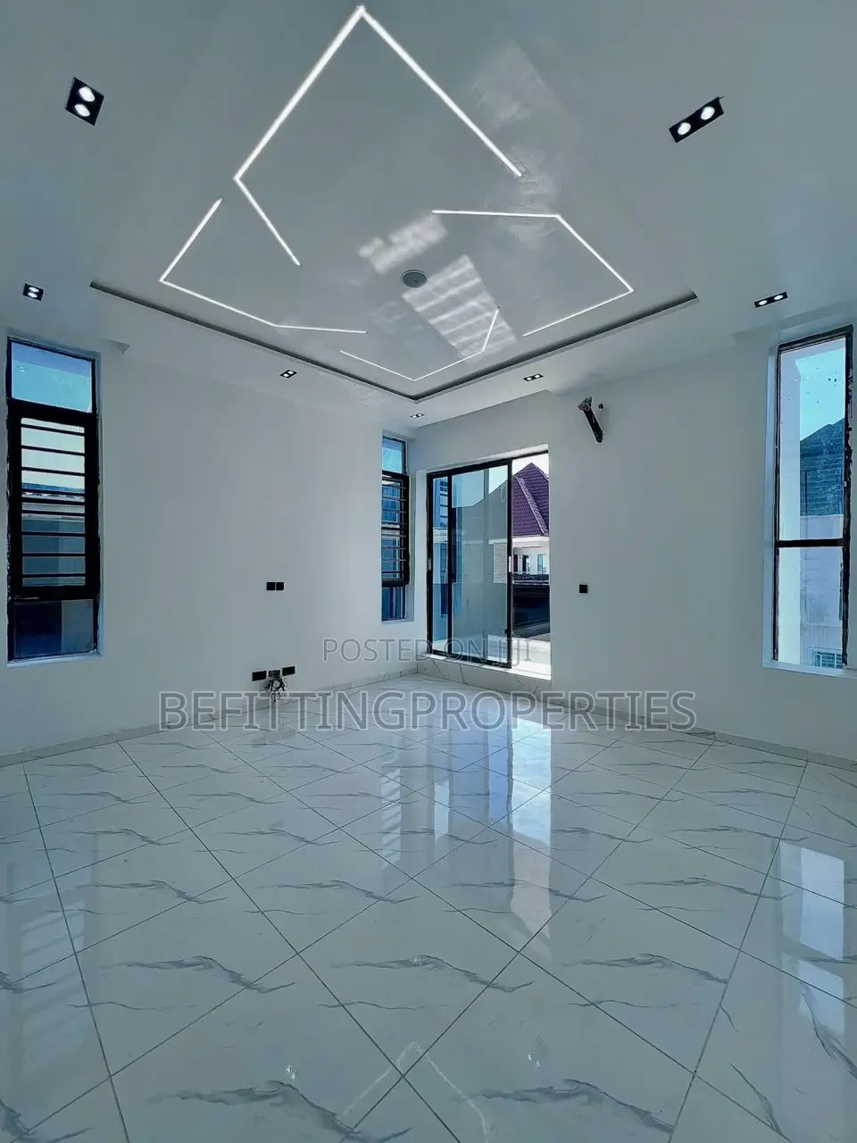 5bdrm Duplex in Lekki for sale