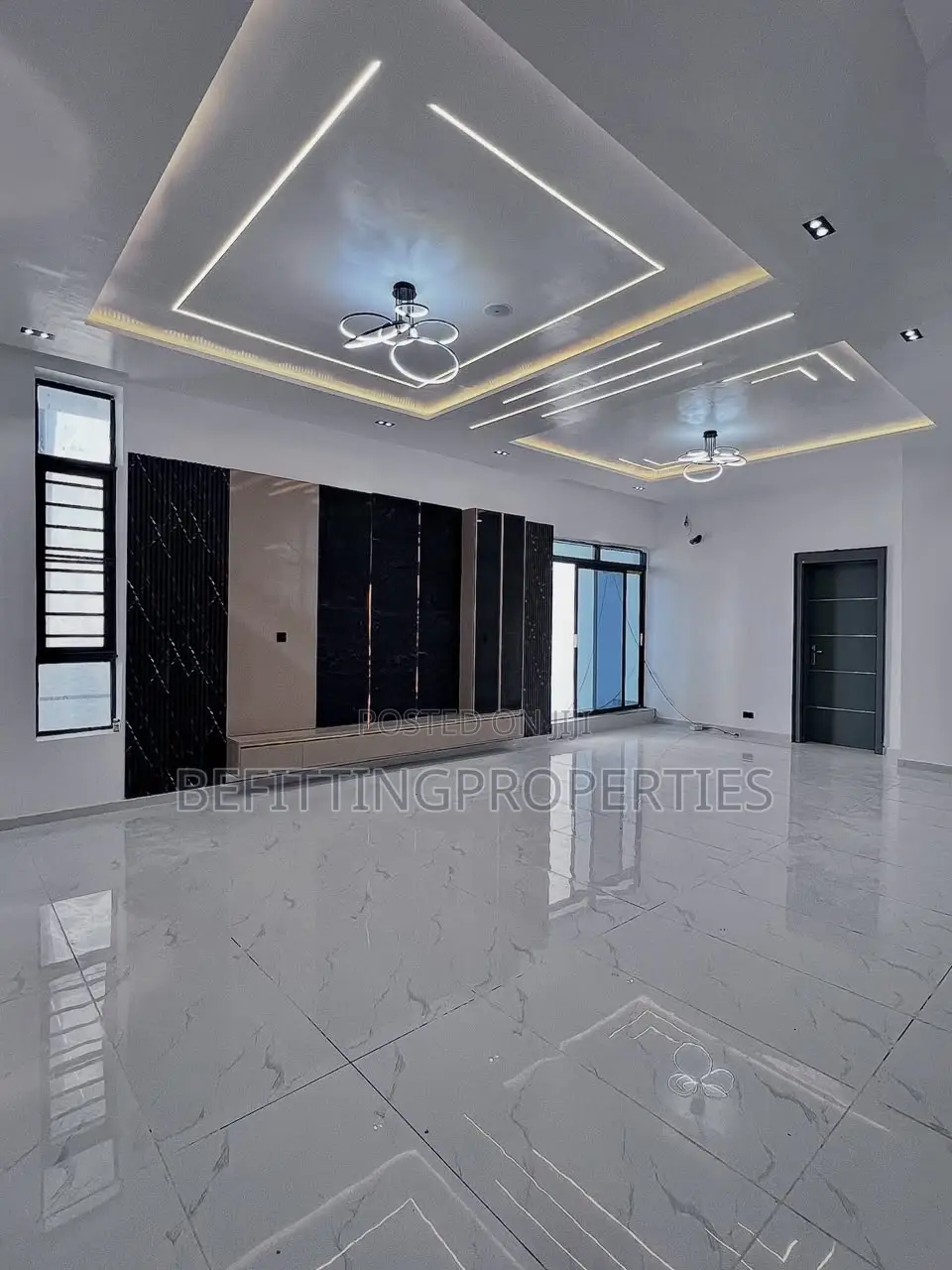 5bdrm Duplex in Lekki for sale