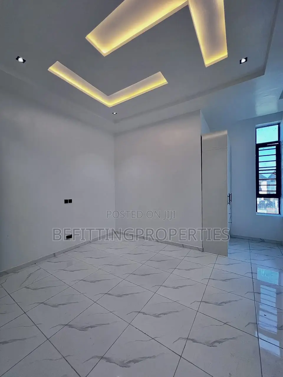 5bdrm Duplex in Lekki for sale