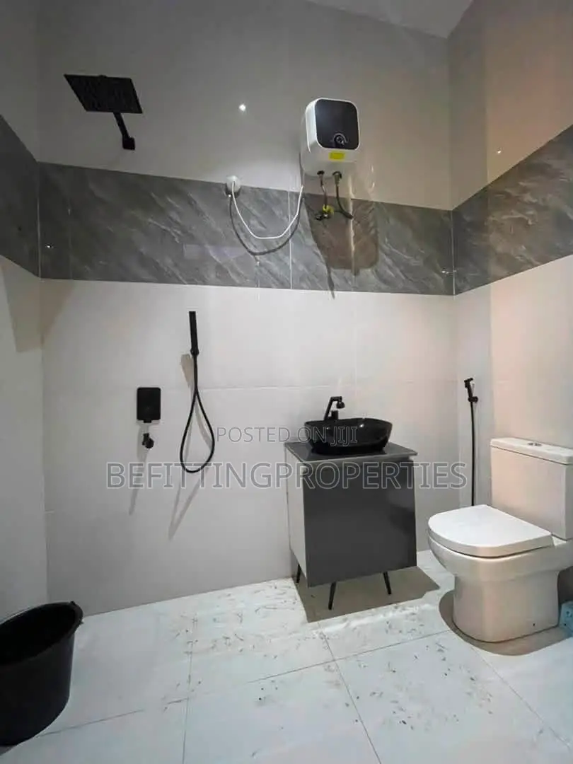 Furnished 2bdrm Penthouse in Lekki for sale