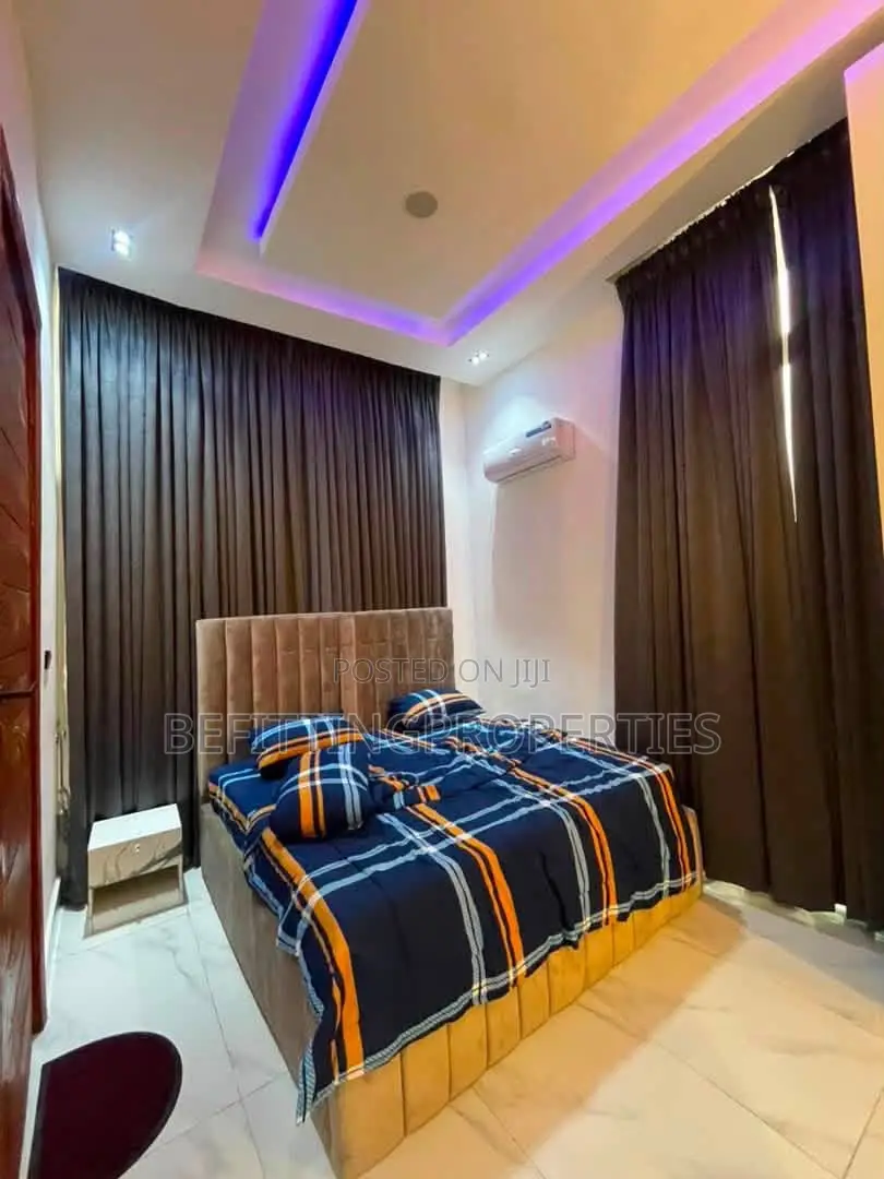 Furnished 2bdrm Penthouse in Lekki for sale