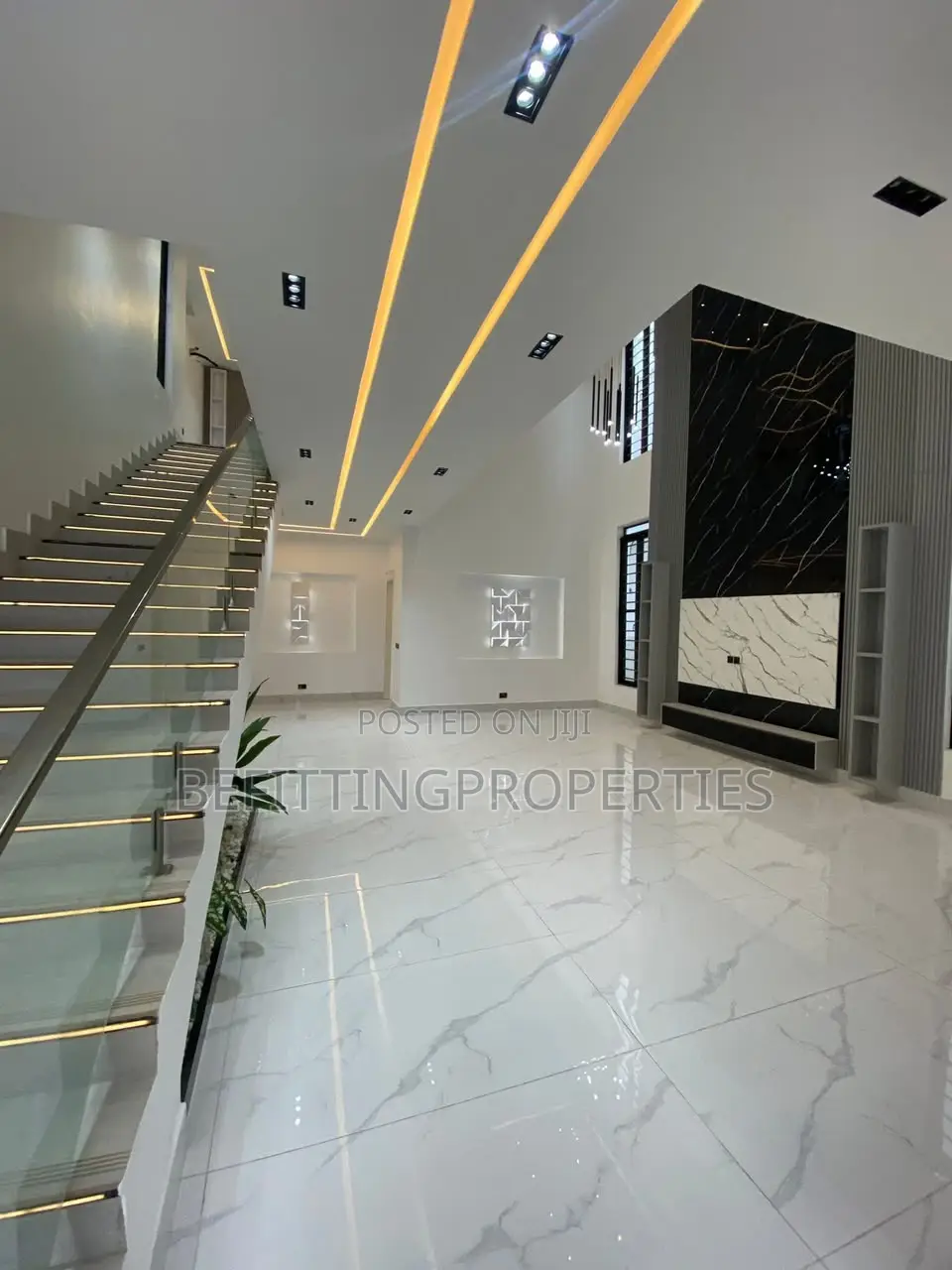 5bdrm Duplex in Lekki for sale