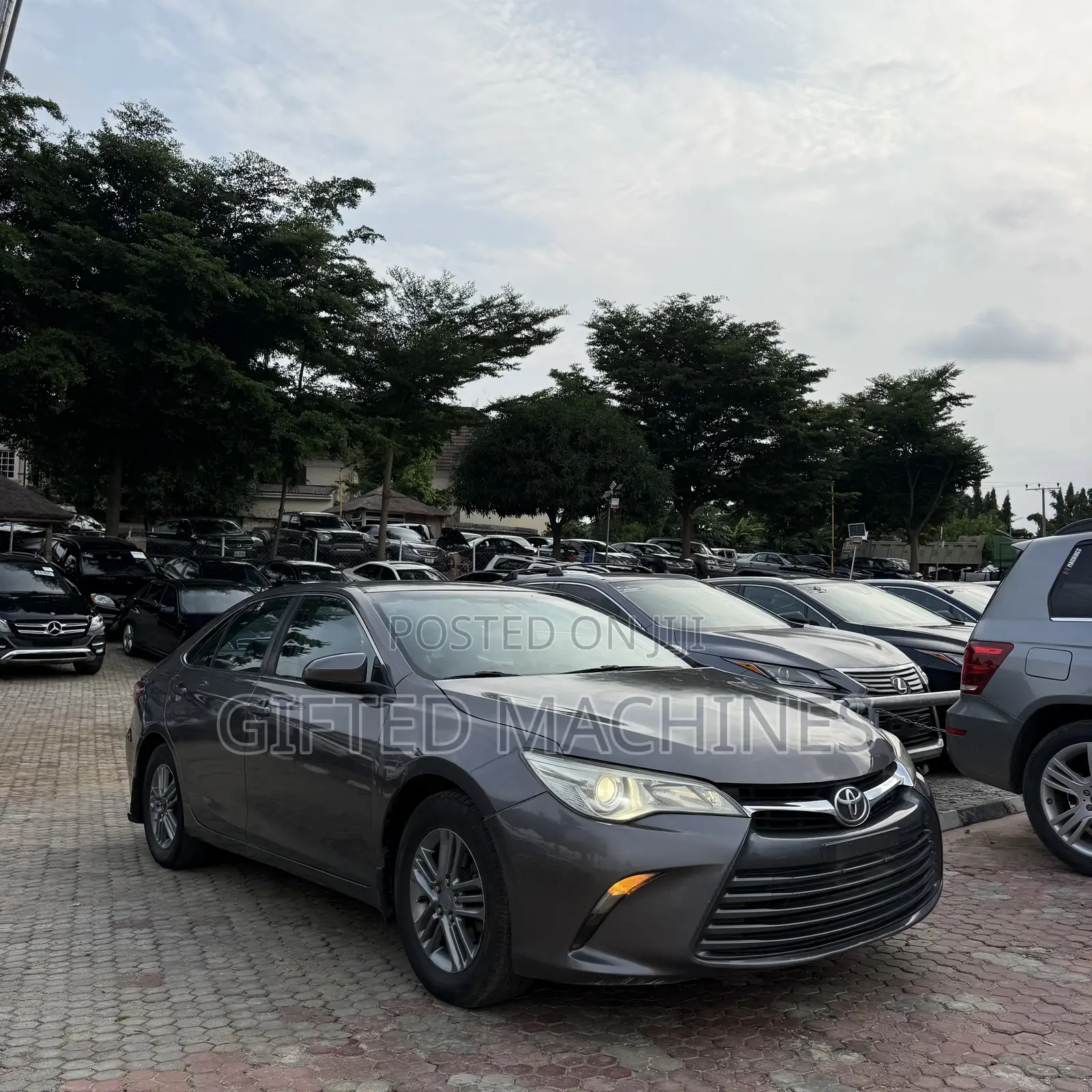 Toyota Camry 2016