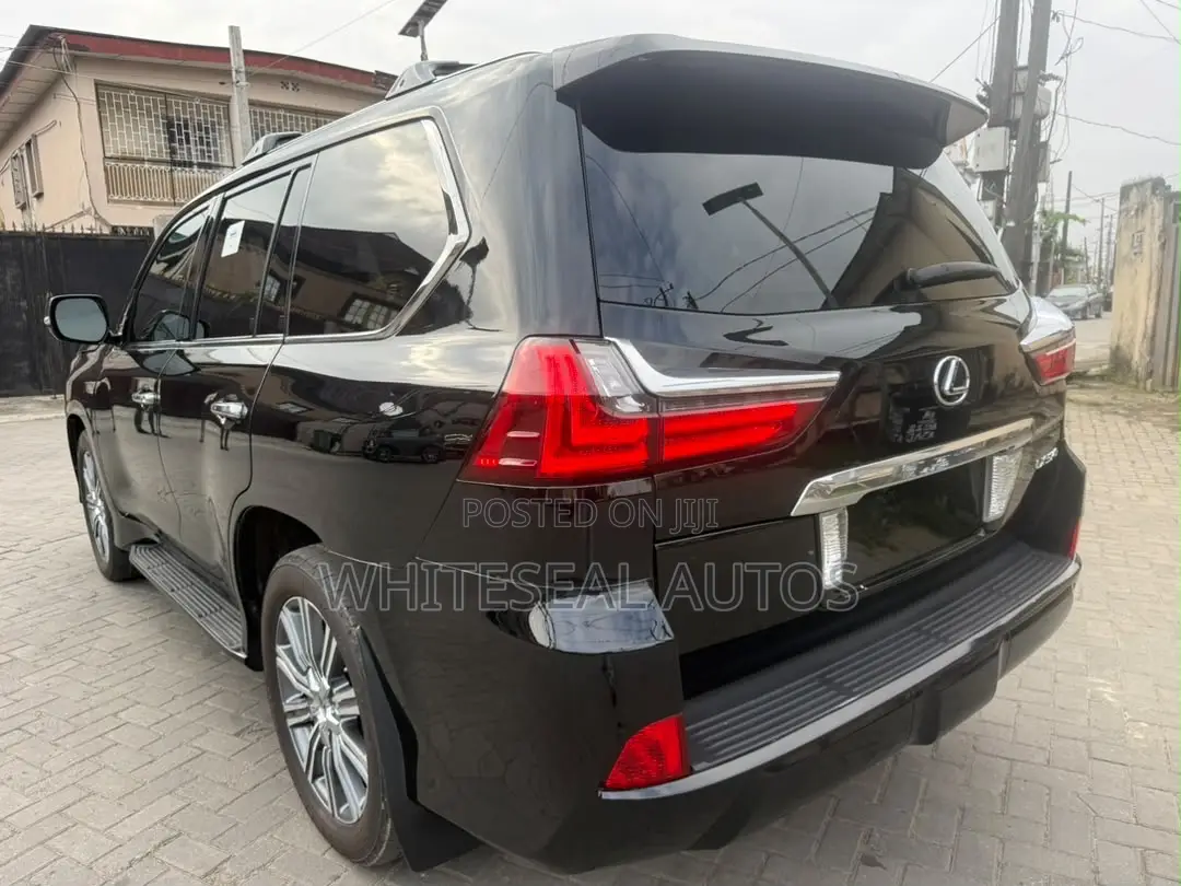 Lexus LX 570 (5 seats) AWD 2017 Black