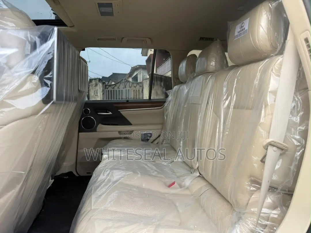 Lexus LX 570 (5 seats) AWD 2017 Black