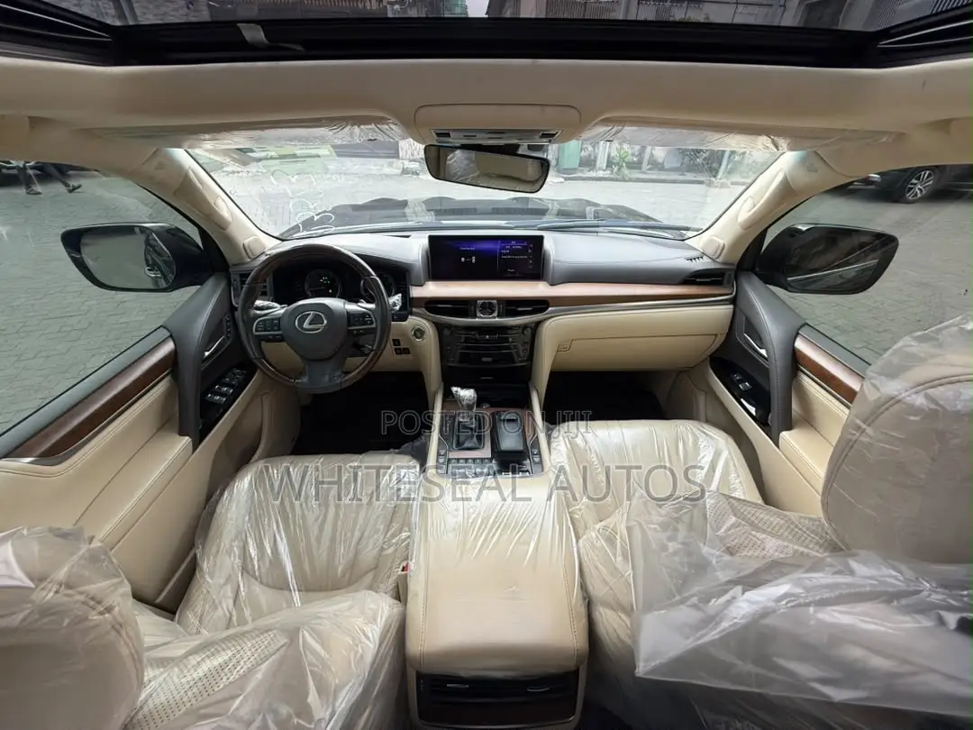 Lexus LX 570 (5 seats) AWD 2017 Black