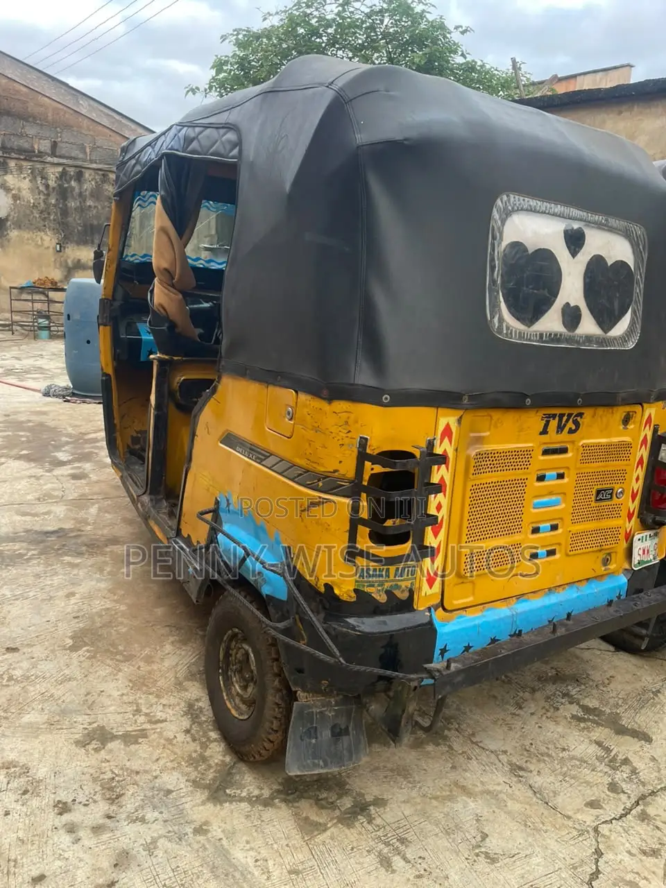 TVS King Cargo 2022 Yellow