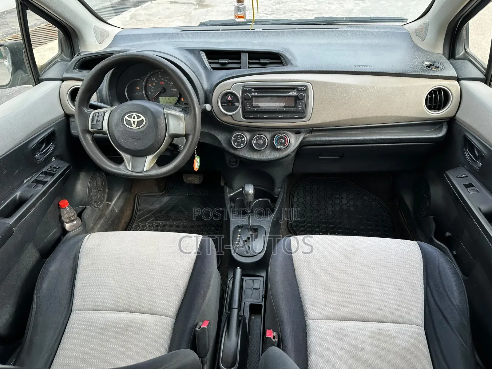 Toyota Yaris 2013 Silver