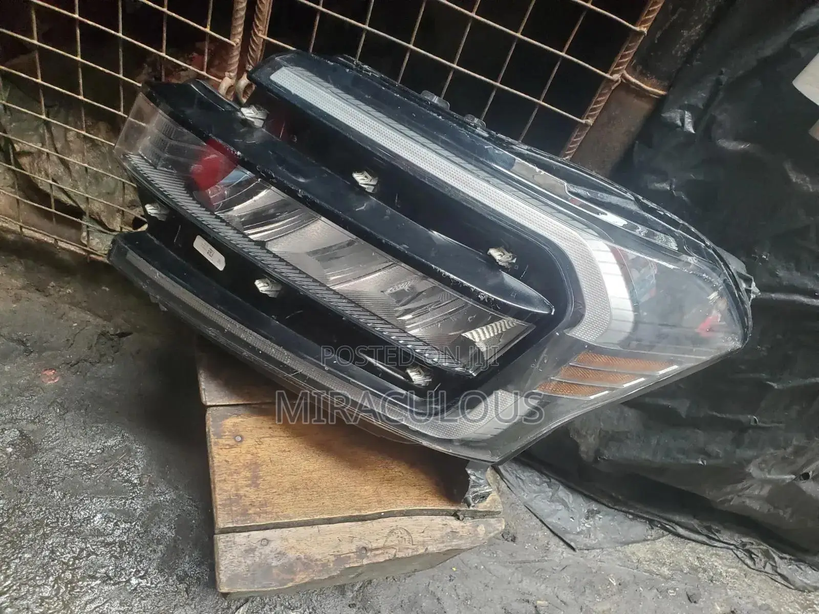 Headlight Ford Expeditions 2018,2020 Model