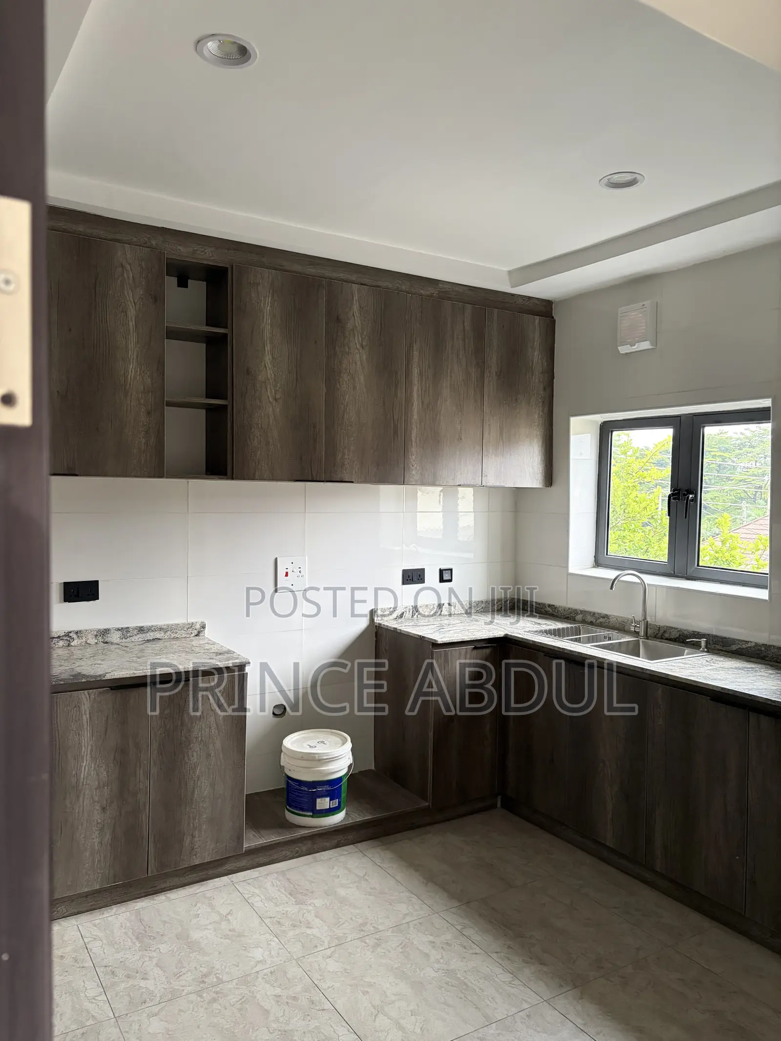 Furnished 2bdrm Block of Flats in Life Camp for sale