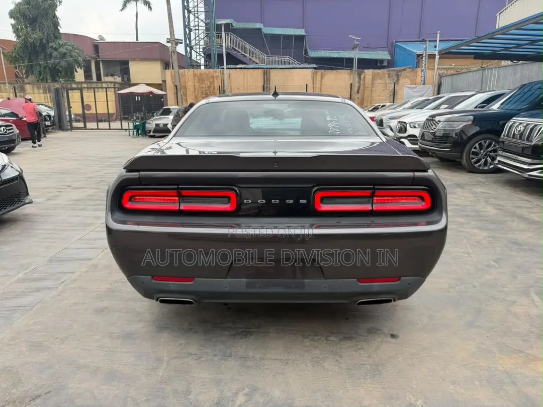 Dodge Challenger SRT Hellcat RWD 2017 Gray