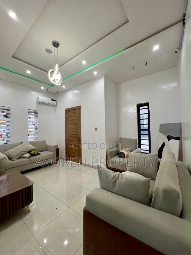 Furnished 4bdrm Apartment in Lekki Phase 1 for sale