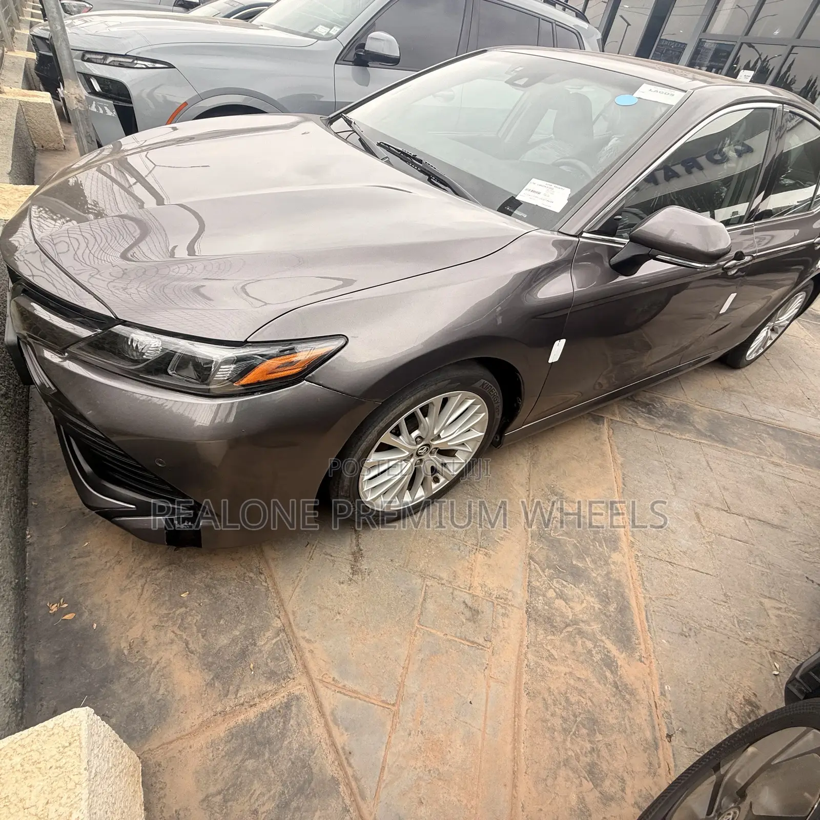 Toyota Camry XLE FWD (2.5L 4cyl 8AM) 2018 Gray