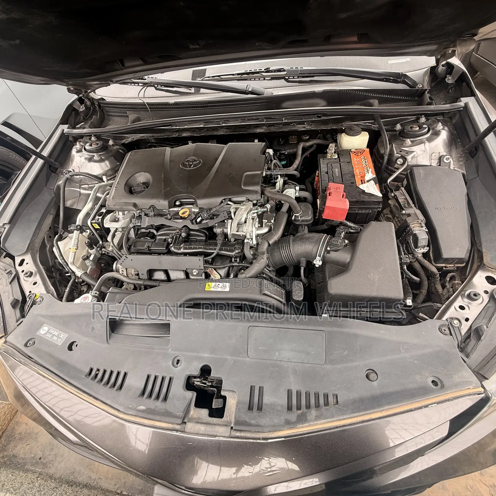 Toyota Camry XLE FWD (2.5L 4cyl 8AM) 2018 Gray