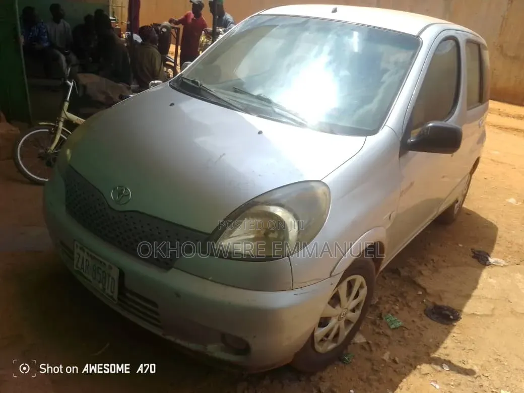 Toyota Yaris 1.0 2004 Blue