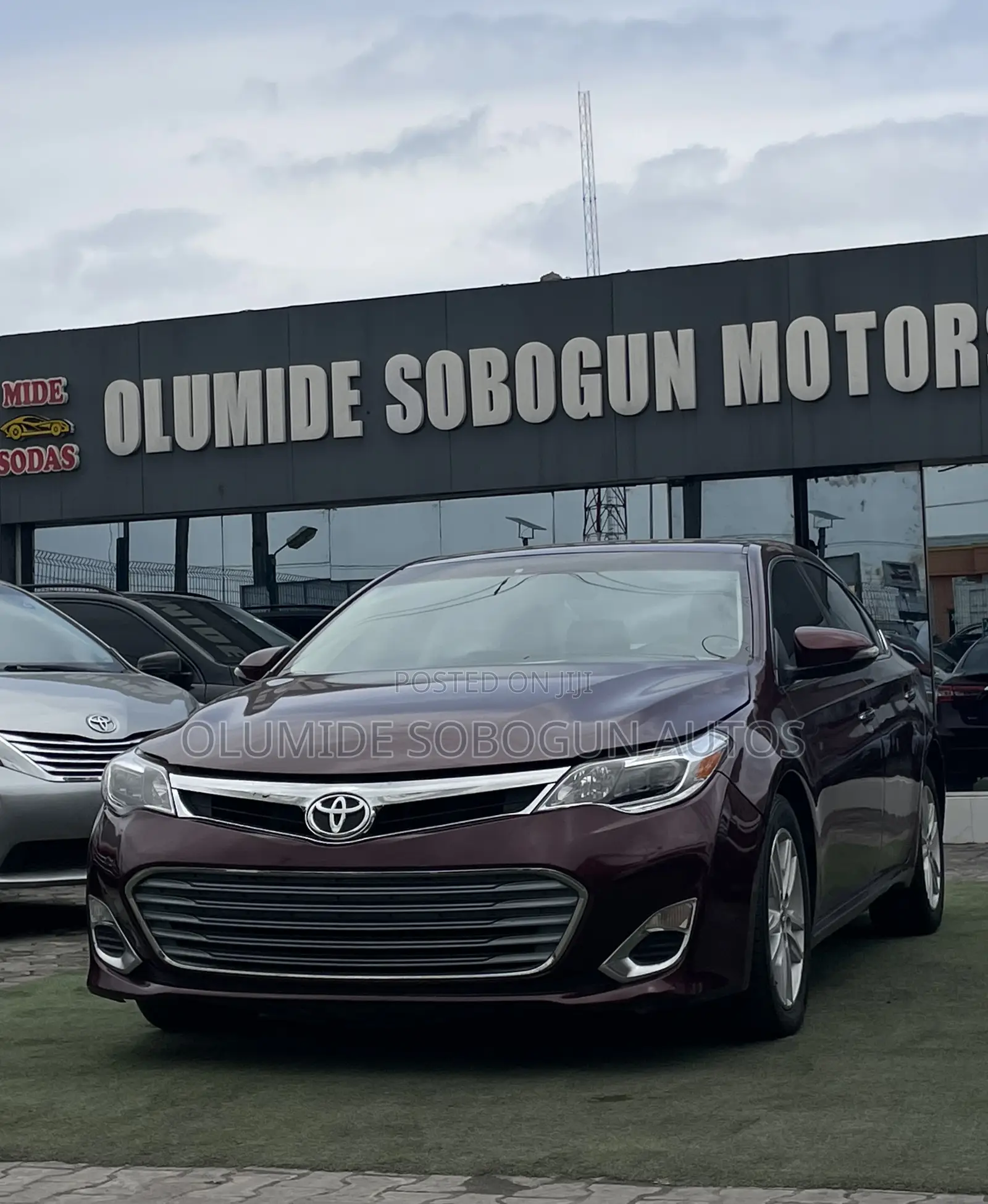 Toyota Avalon XLE Sedar FWD (3.5L 6cyl 6A) 2013 Burgundy