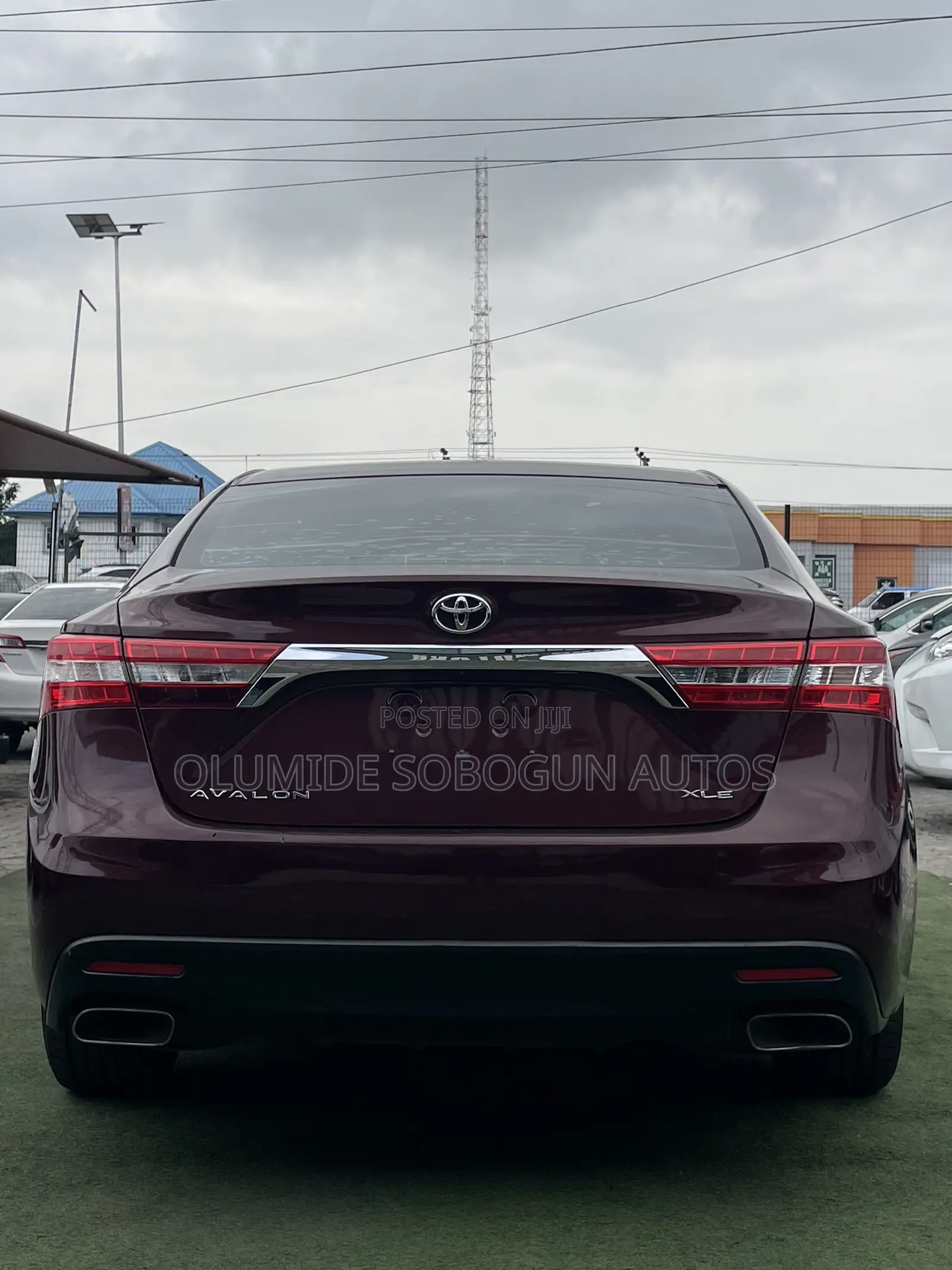 Toyota Avalon XLE Sedar FWD (3.5L 6cyl 6A) 2013 Burgundy