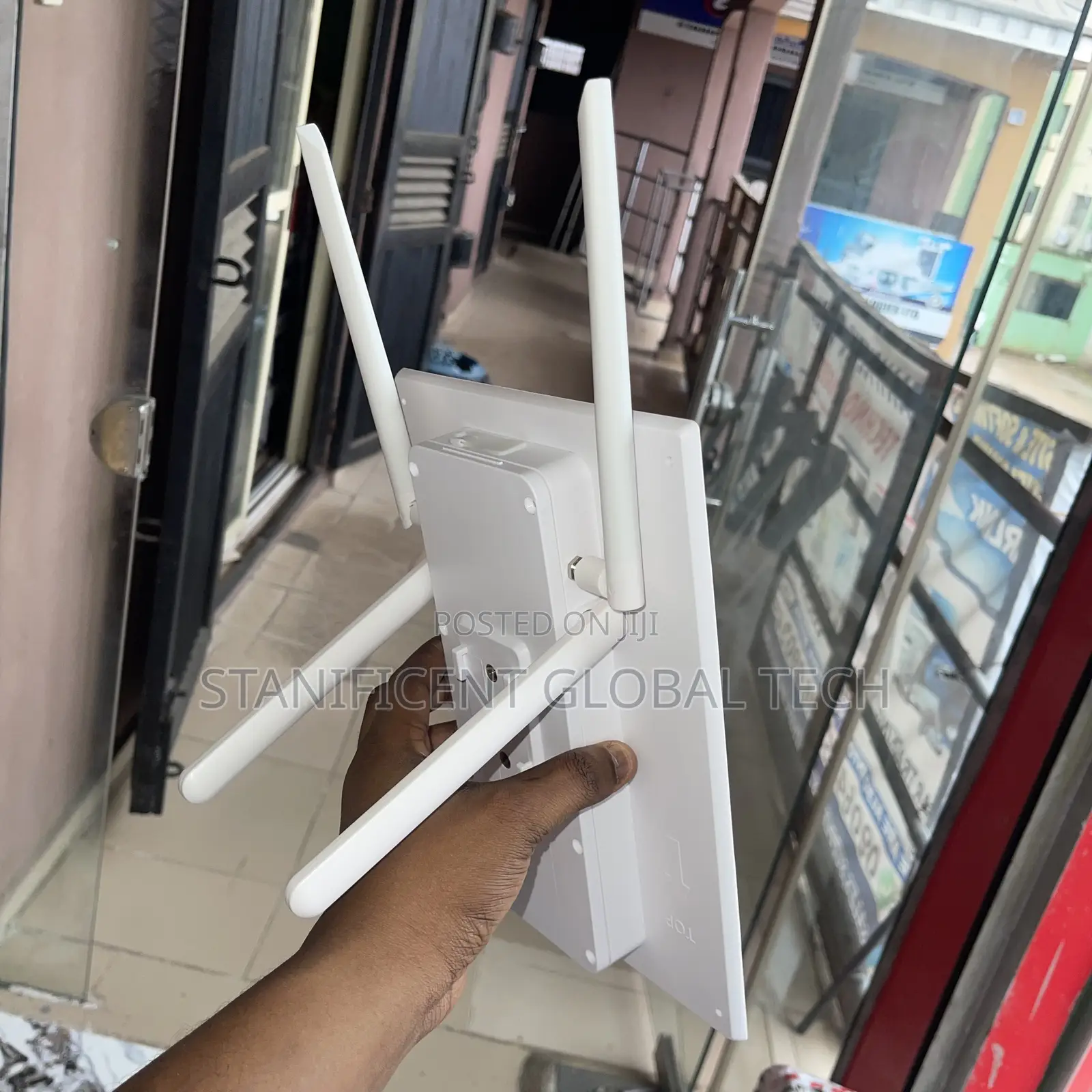300Mbps Intelligent Solar Battery 4G LTE Outdoor SIM Card Router