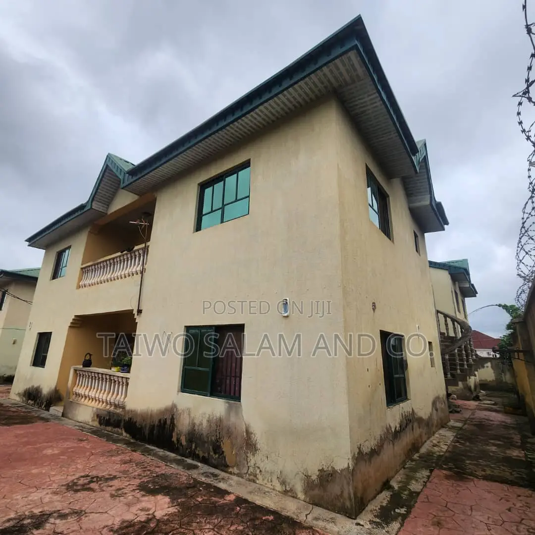 3bdrm Block of Flats in Ologuneru for sale