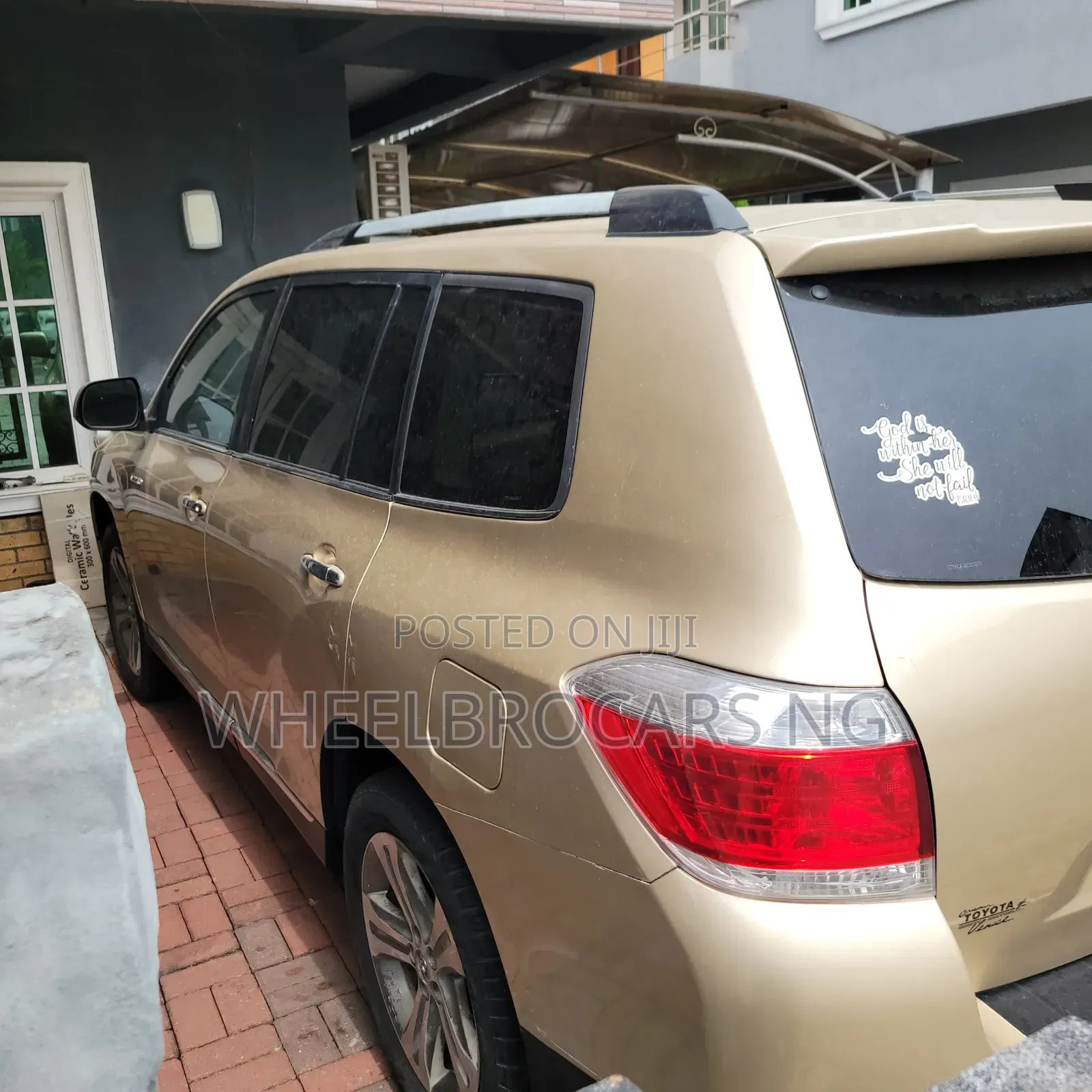 Toyota Highlander 2012 Gold
