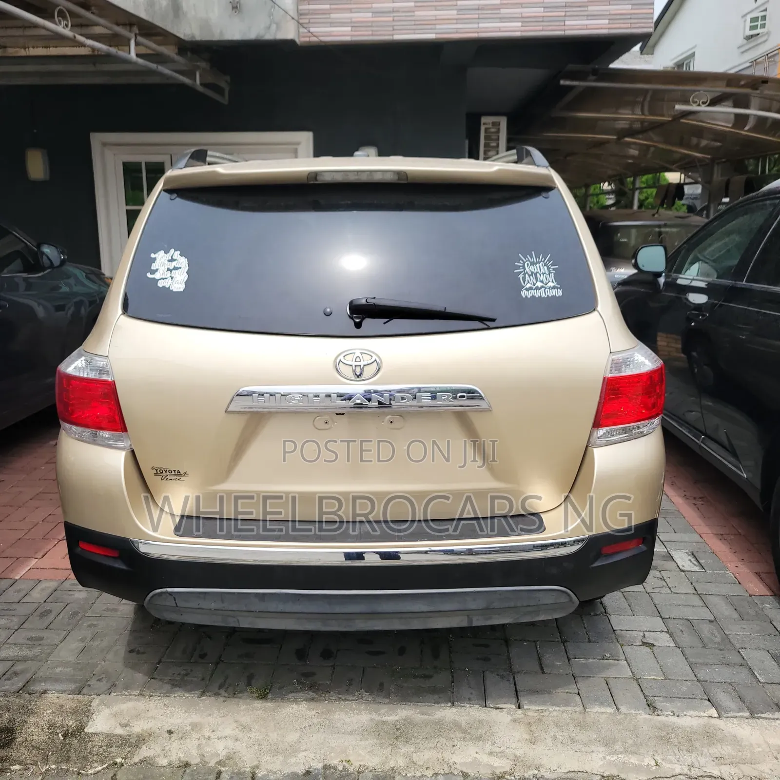 Toyota Highlander 2012 Gold