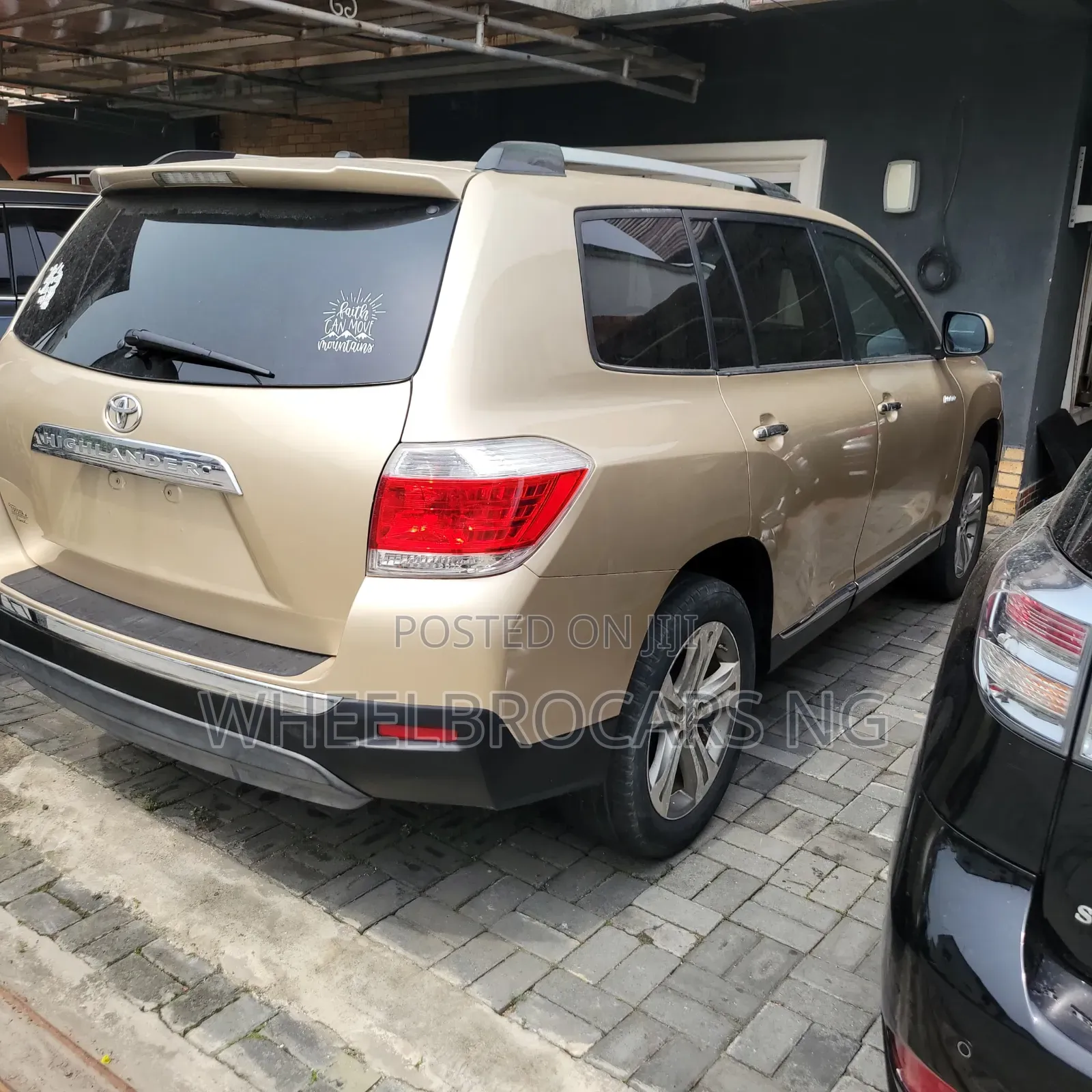 Toyota Highlander 2012 Gold