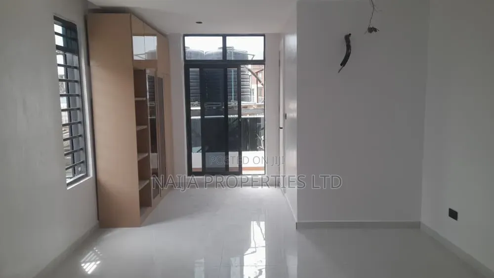 2bdrm Apartment in Ikate-Elegushi for rent