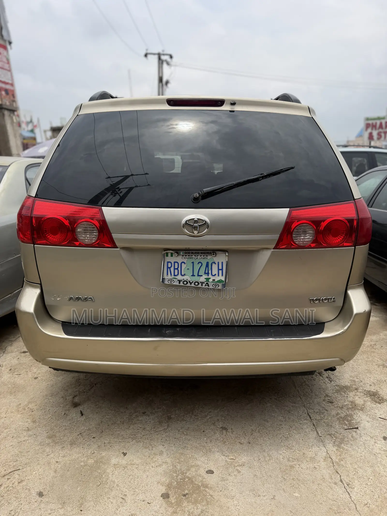 Toyota Sienna 2009 Gold