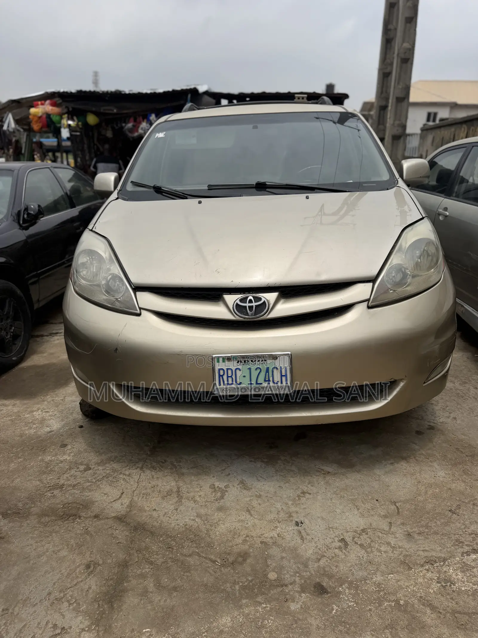 Toyota Sienna 2009 Gold